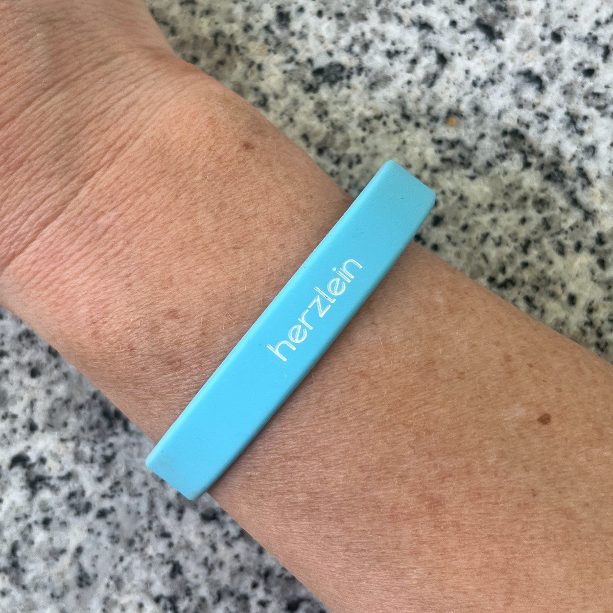 Herzlein® Armbändchen "Smiley" in Hellblau
