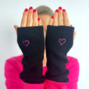 Herzlein Handschuhe ohne Finger Kaschmir Handwärmer mit Herzchen Stick in Schwarz