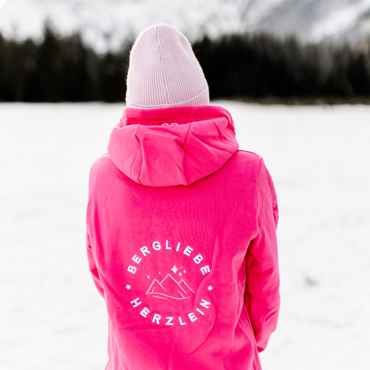 Herzlein® Hoodie für Damen Damenhoodie Kapuzenpullover aus Baumwolle in Pink mit Stick "Bergliebe"