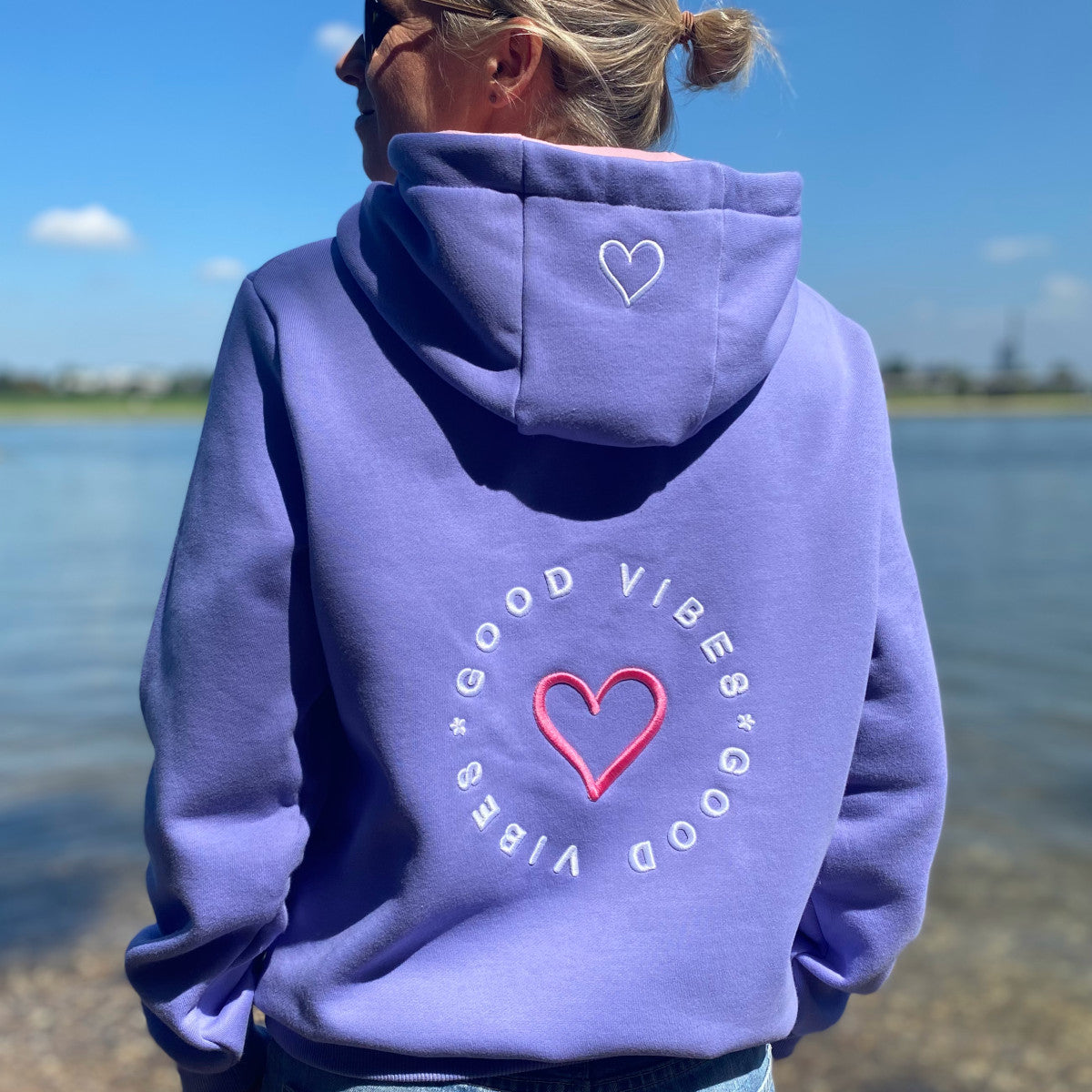 Herzlein® Hoodie "Happy" in Lavendel