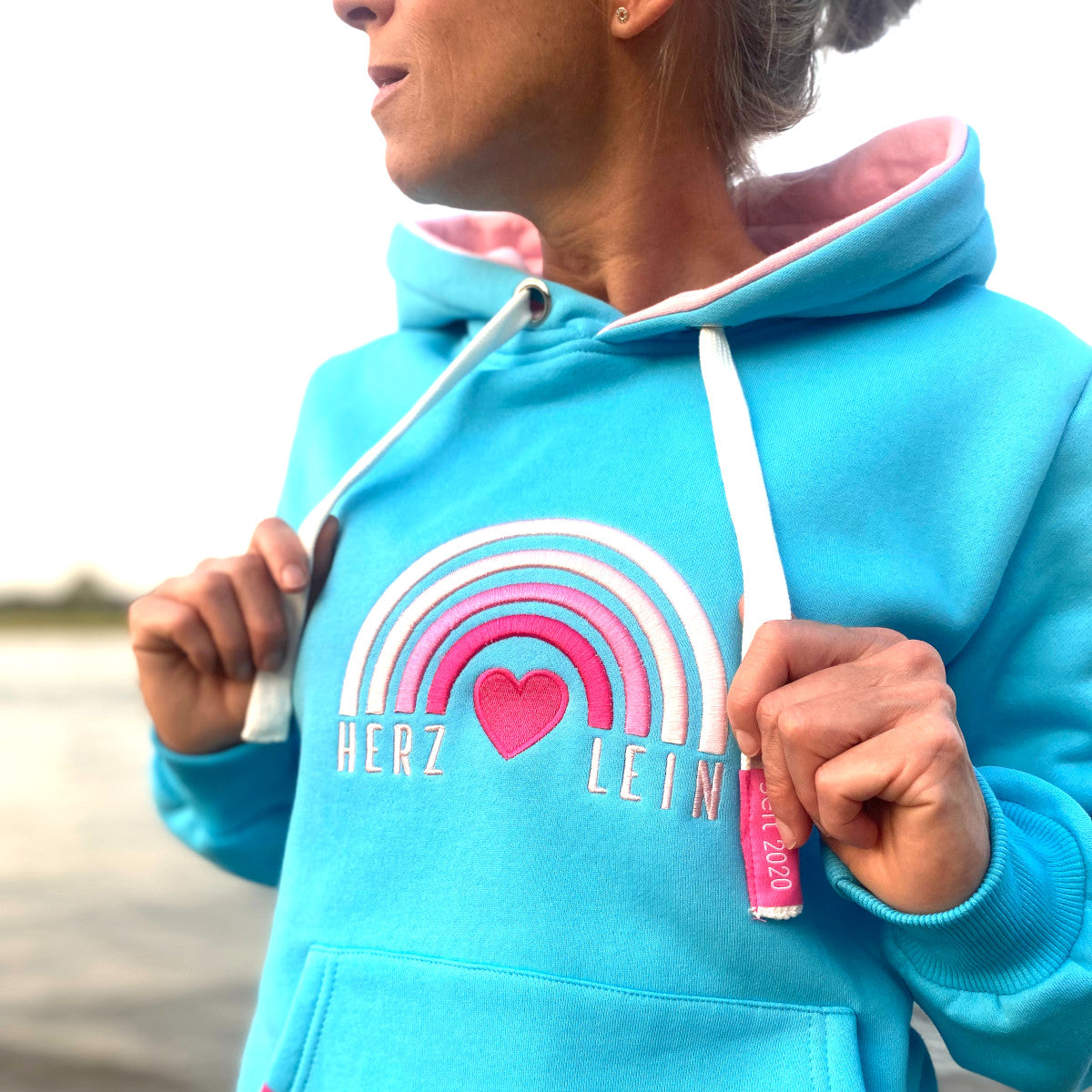 Herzlein® Hoodie "Rainbow" in Hellblau