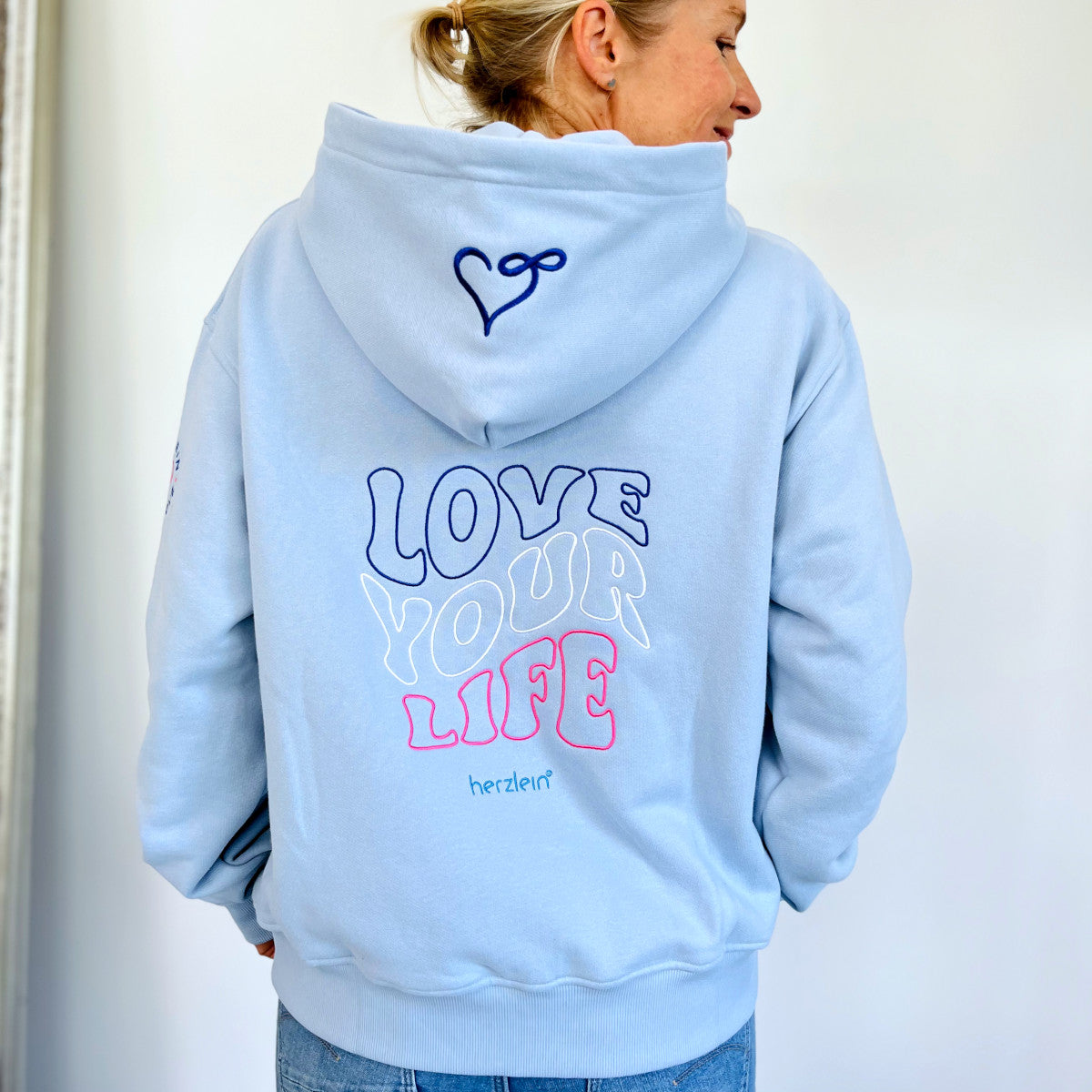 Herzlein® Hoodie "Love your life" in Hellblau