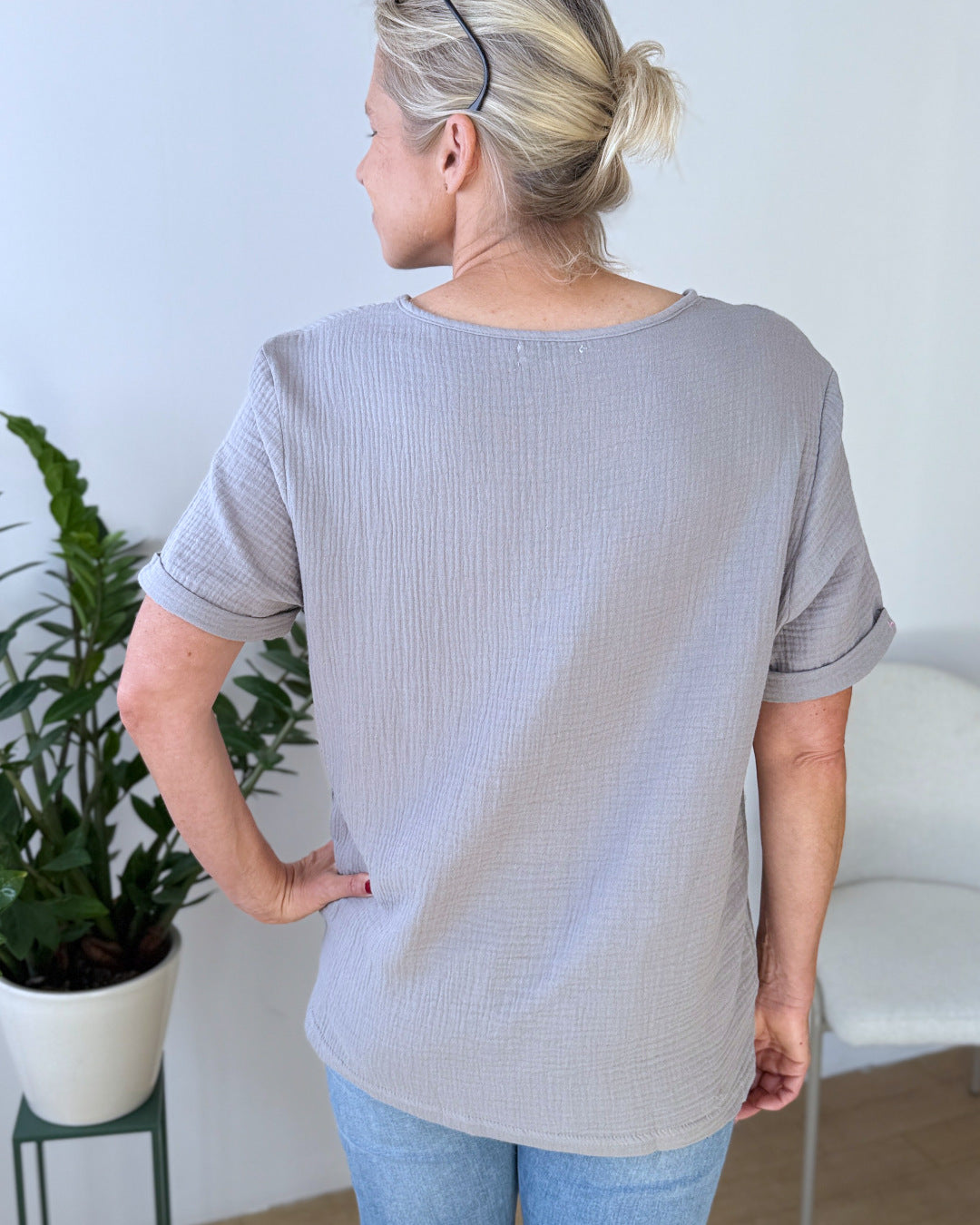 Herzlein® Musselin Shirt mit "Hibiskus-Stick" in Grau