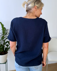 Herzlein® Musselin Shirt mit "Hibiskus-Stick" in Navy Blau