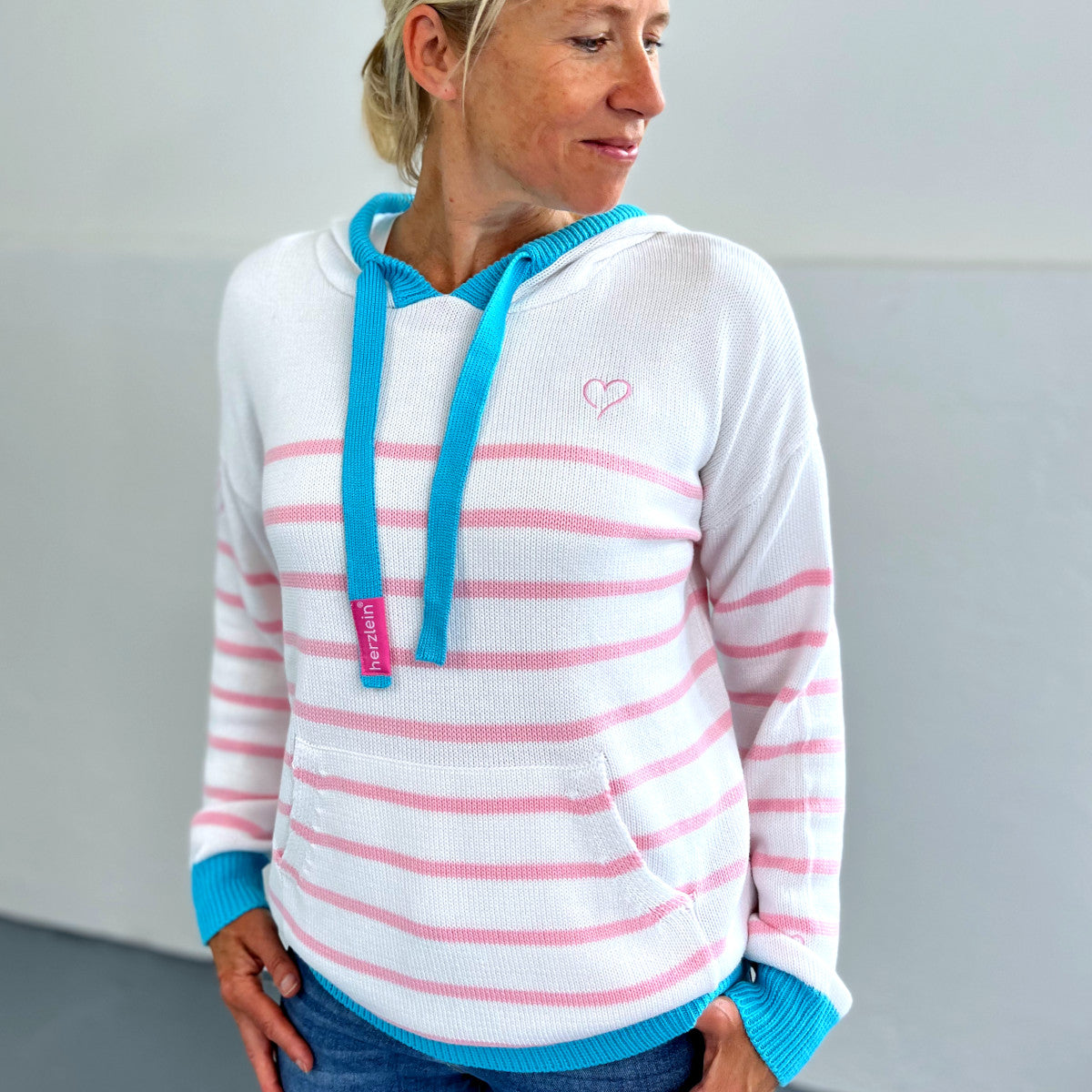 Herzlein® Hoodie in Strick mit Streifen - Weiß mit Rosa und Himmelblau
