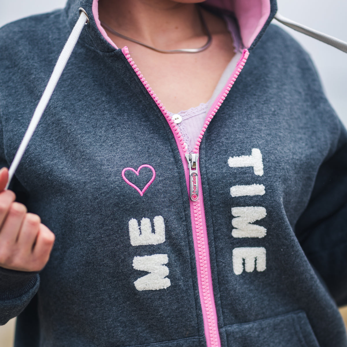 Herzlein® Sweatjacke "ME TIME" in Dunkelgrau