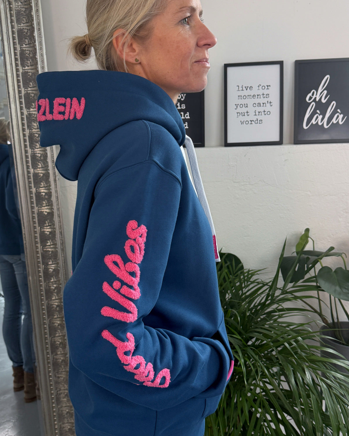 Herzlein® Hoodie "Good Vibes" in Navy Blau