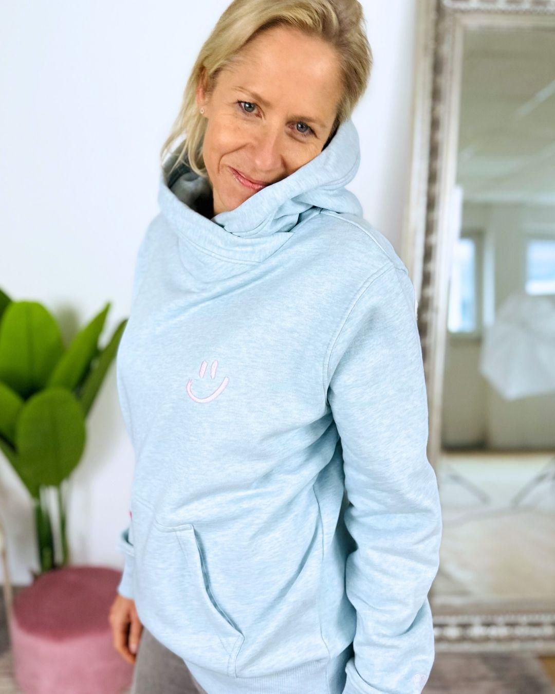 Herzlein® Kuschel Hoodie "Smiley" in meliertem Hellblau