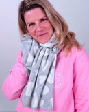 Herzlein_Merino_Schal_mit_Herzchen_in_Grau__Wei