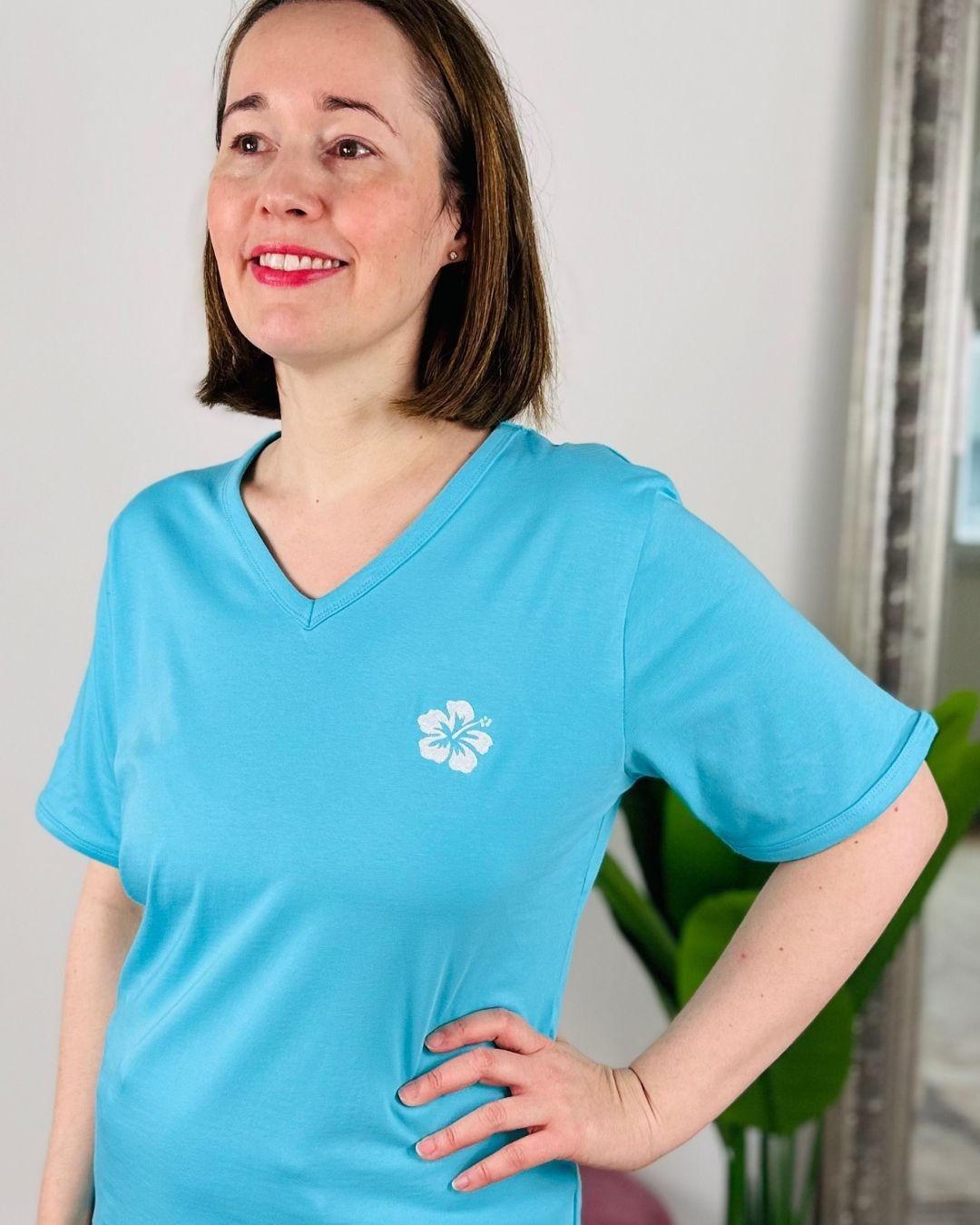 Herzlein_T-Shirt_Hibiskus_in_Himmelblau