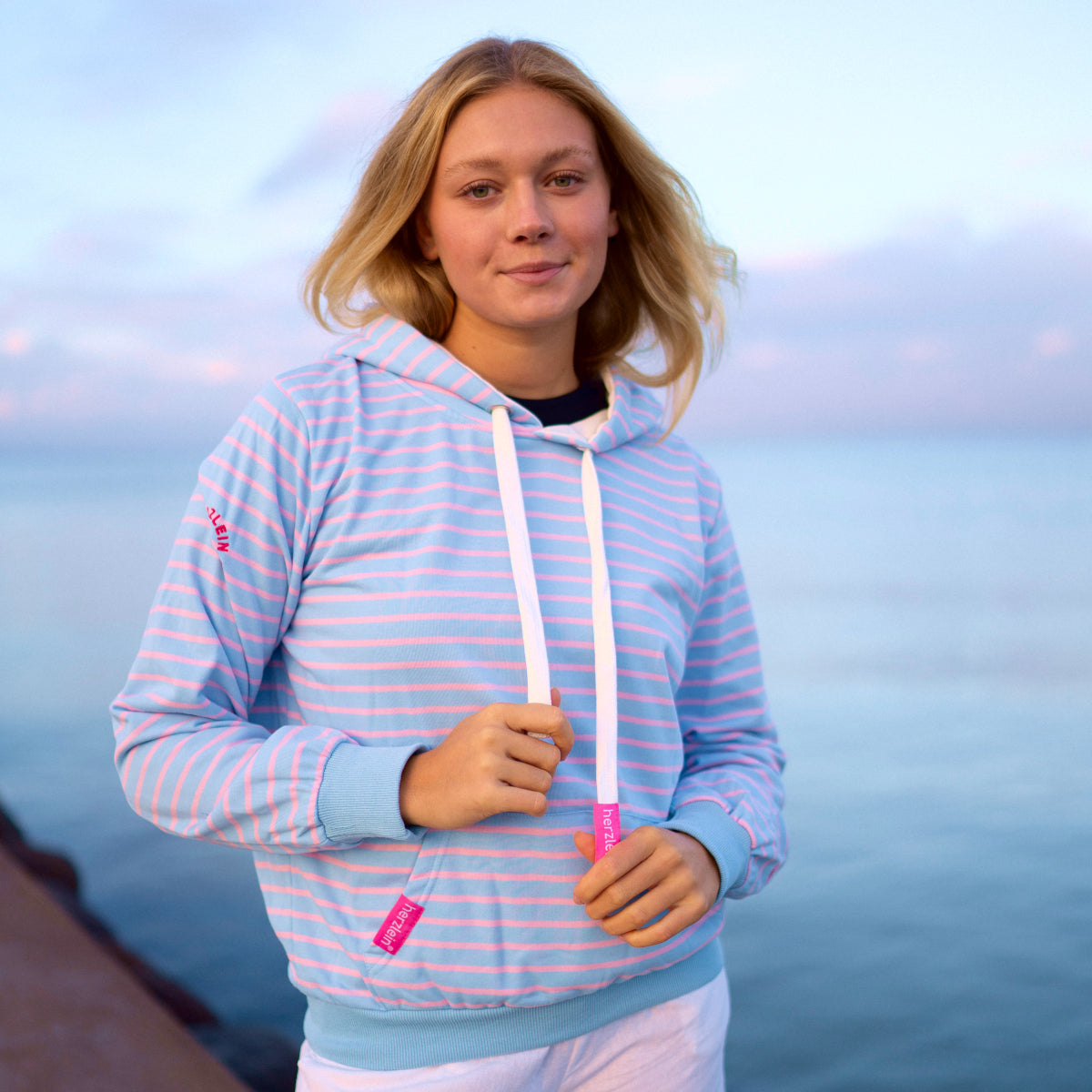 Herzlein® Hoodie mit Streifen - Hellblau / Rosa