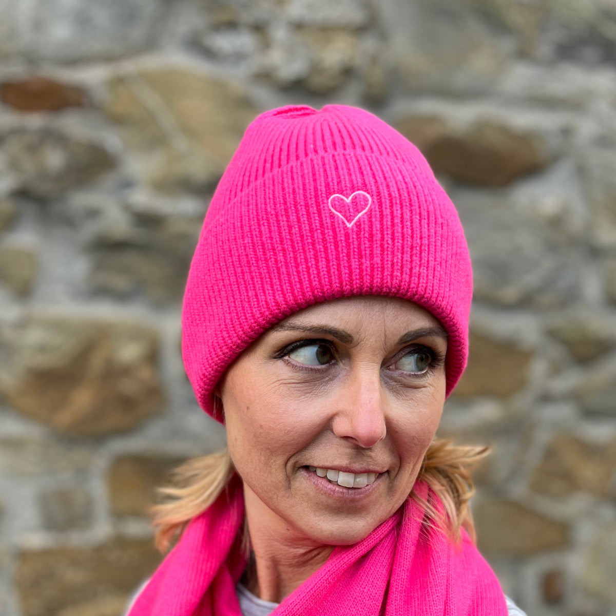 Herzlein® Kaschmir Mütze mit Umschlag "Herzchen" in Pink