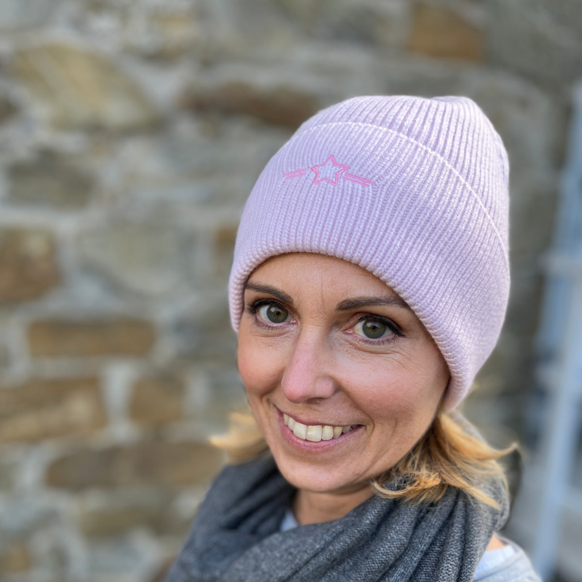 Herzlein® Kaschmir Mütze mit Umschlag "Stern" in Alt Rosa