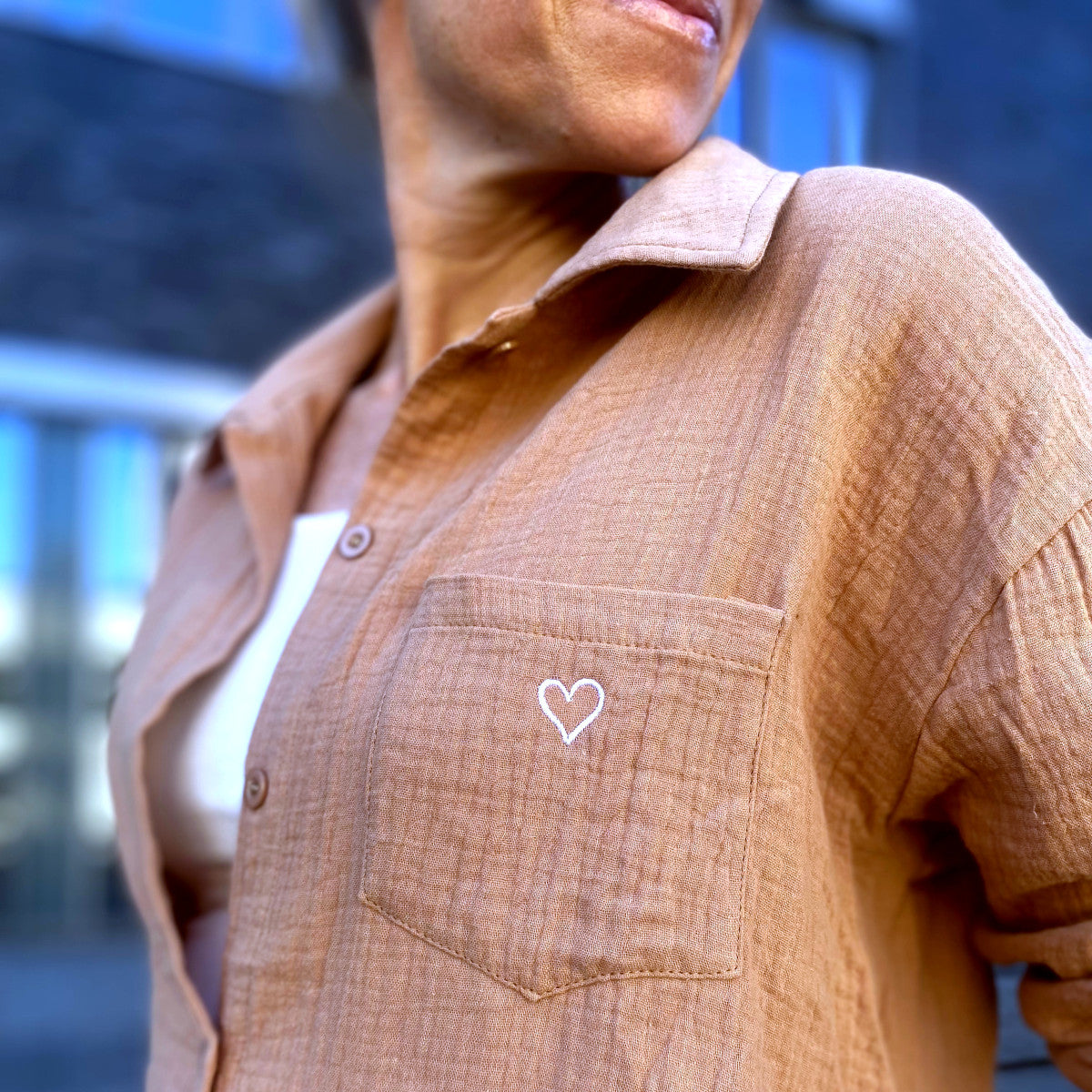 Herzlein® Musselin Blouse mit Herzchen Stick in Kaffeebraun