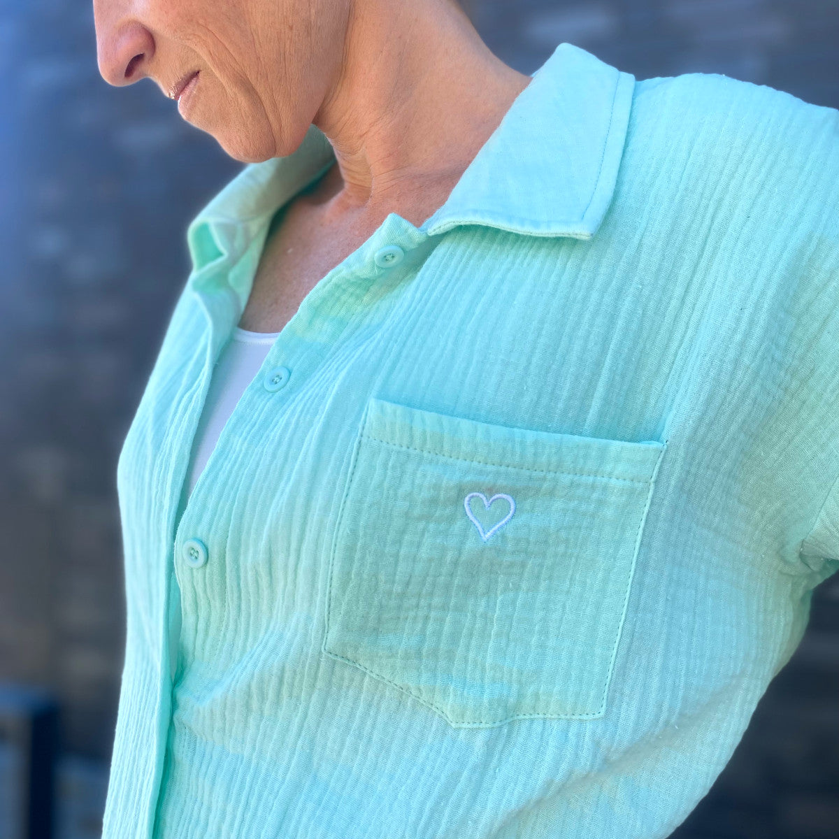 Herzlein Musselin Blouse aus Baumwolle mit Herzchen Stick in Mint
