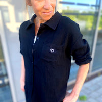 Herzlein Musselin Blouse aus Baumwolle mit Herzchen Stick in Schwarz
