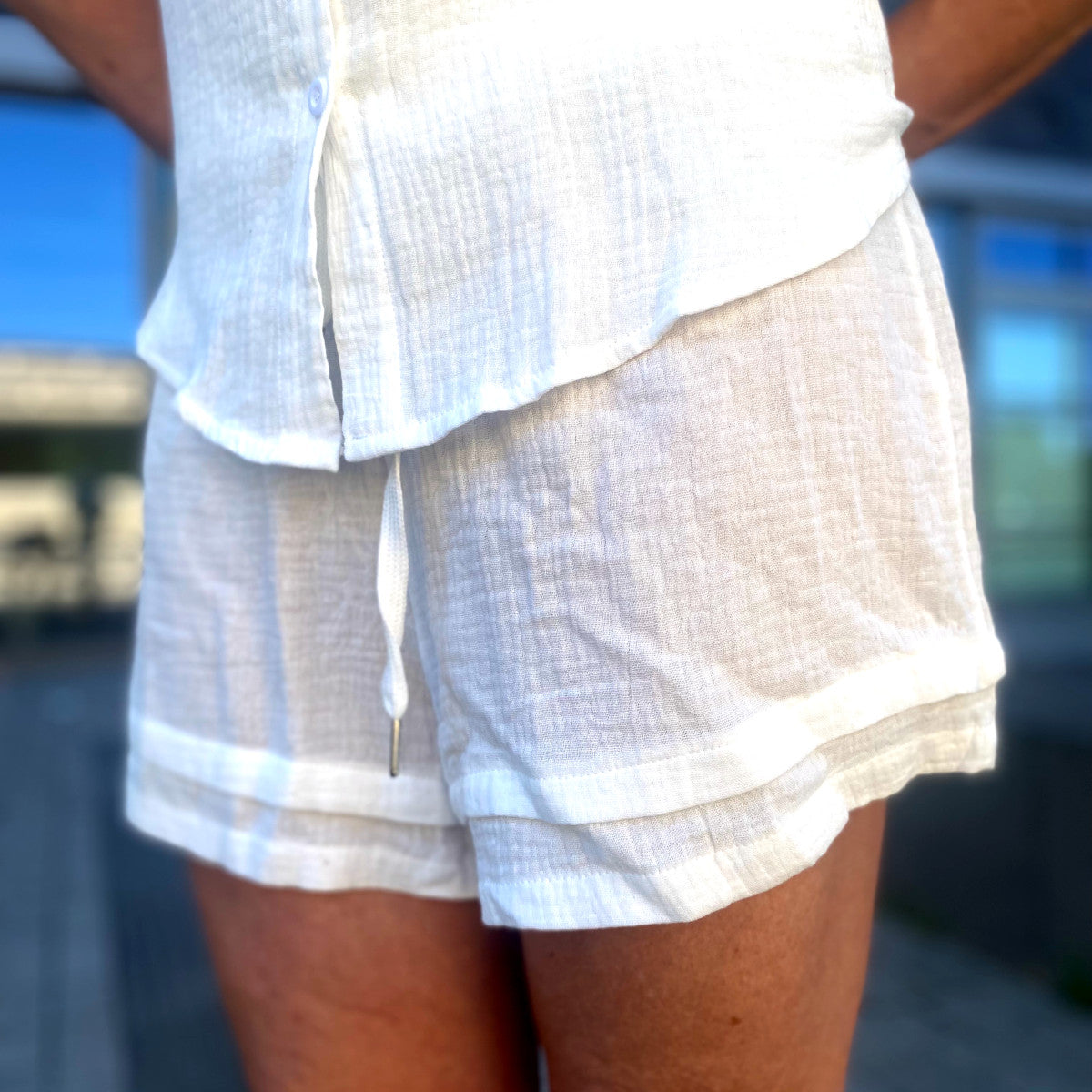 Herzlein Musselin Set von Blouse und Short aus Baumwolle mit Herzchen Stick in Weiß