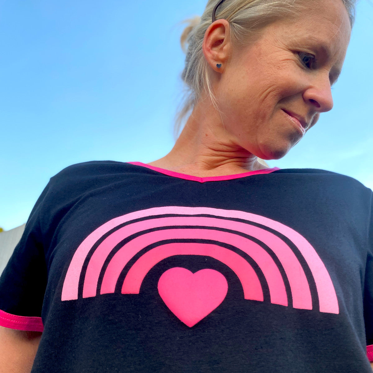 Herzlein® T-Shirt "Rainbow" in Schwarz