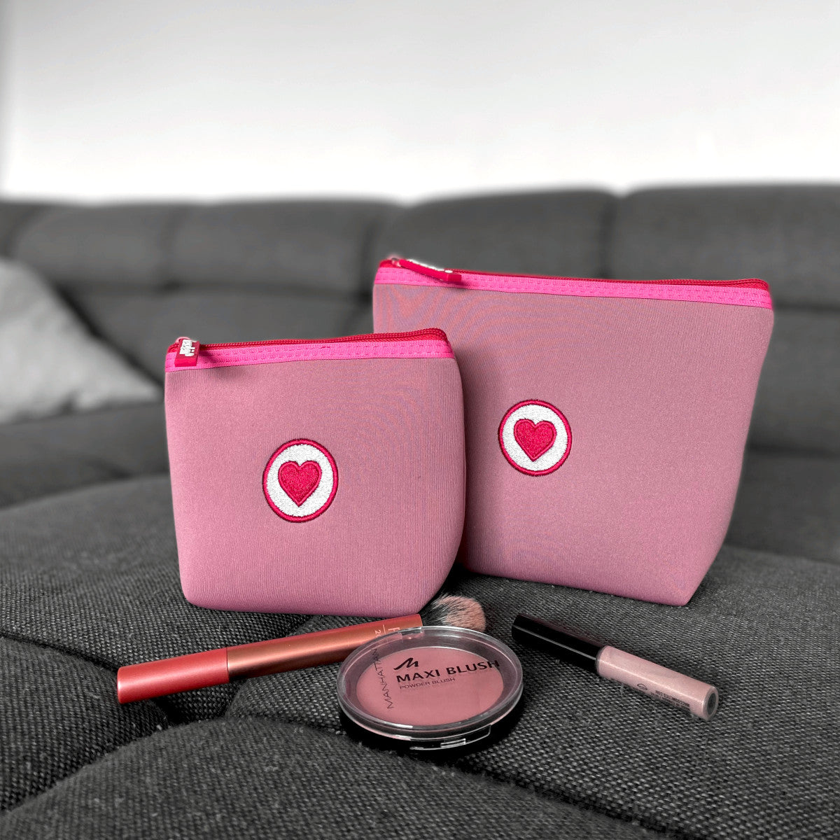 Süße Herzlein® Tasche Täschchen Kulturbeutel Kulturtasche aus Neopren mit Herz Herzchen Stick
