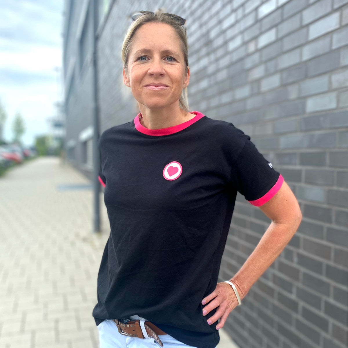 Herzlein® T-Shirt mit Herz in Schwarz